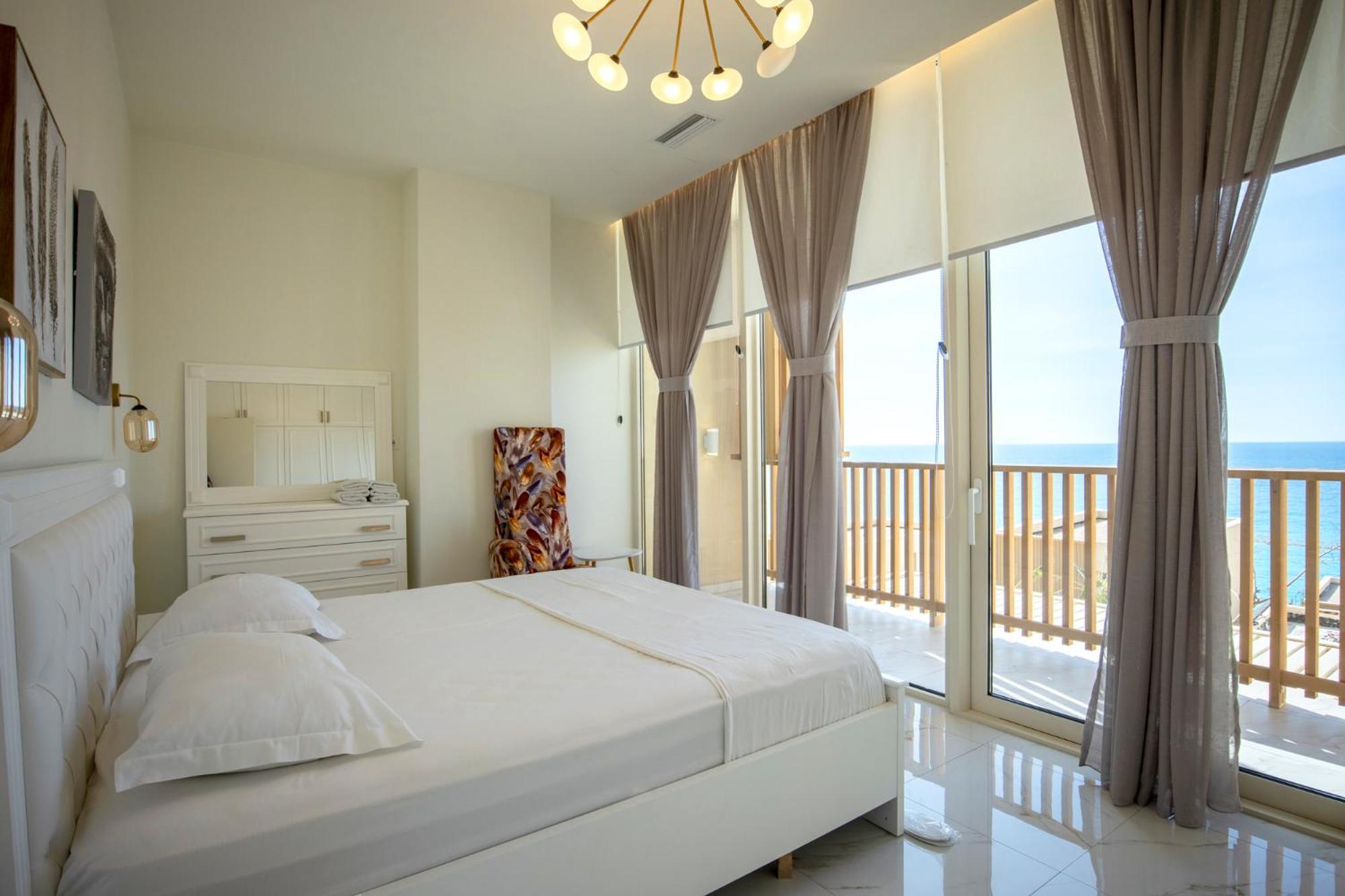 Green Coast Hotel Palasë Eksteriør billede